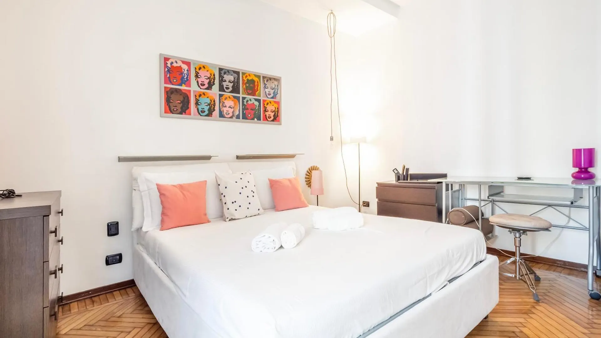 Forlanini M4 Modern Apartment With Balconies Milan Italy