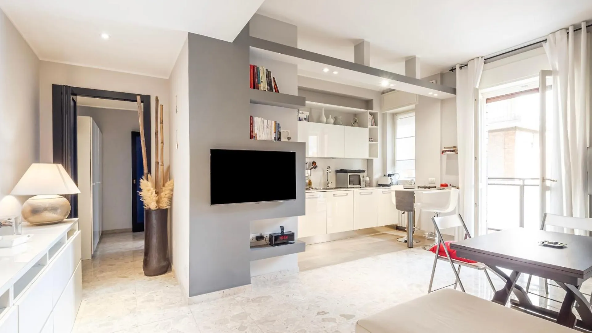 Forlanini M4 Modern Apartment With Balconies Milan 0*,  Italy