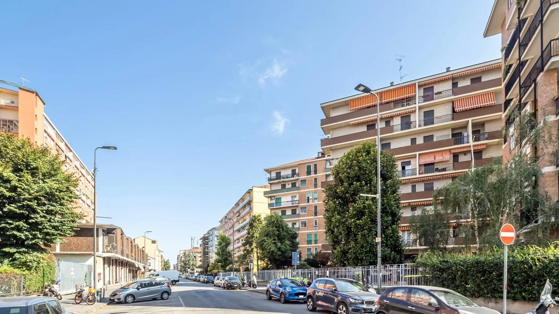 Forlanini M4 Modern Apartment With Balconies Milan Italy