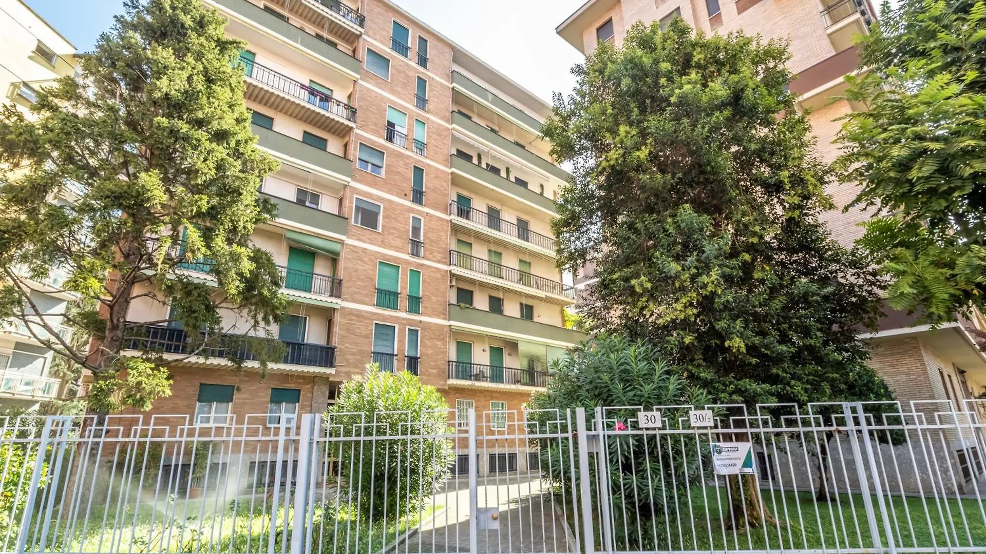 Forlanini M4 Modern Apartment With Balconies Milan