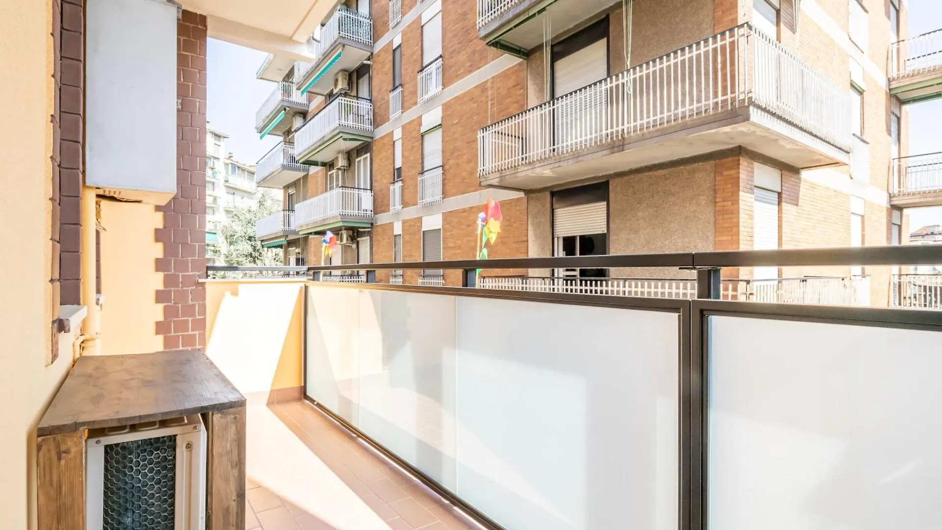 Forlanini M4 Modern Apartment With Balconies Milan